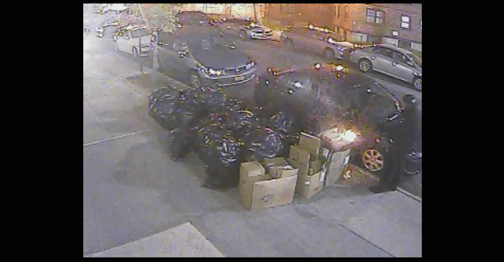 Alleged arsonist caught on video setting trash fires on Manhattan streets