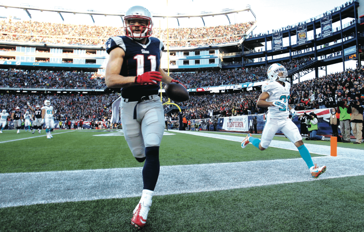 Patriots inch closer to No. 1 AFC seed, rip Dolphins