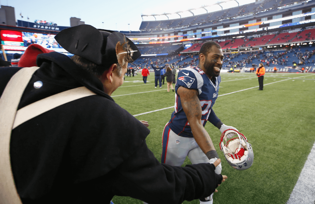 Darrelle Revis returns to MetLife to face Jets, this time with Patriots