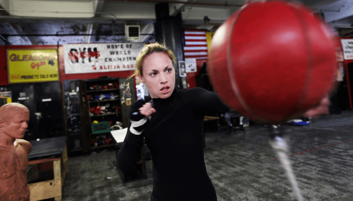 Heather Hardy puts undefeated record on line against Renata Domsodi