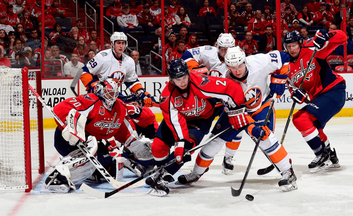 Islanders swipe home ice from Capitals right off the bat