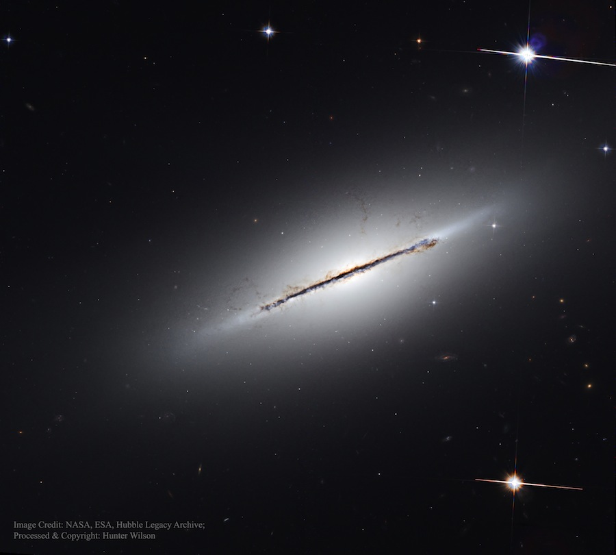 Hubble Space Telescope captures thin disc galaxy