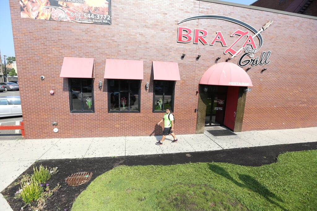 Braza Bar and Grill reopens, Everett Police still looking for gunman