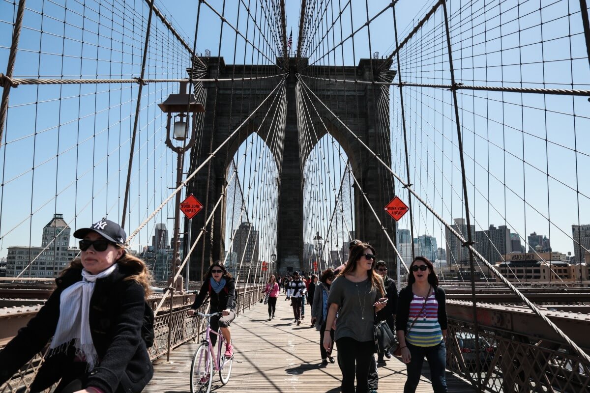 Men arrested after climbing Brooklyn Bridge to take photos