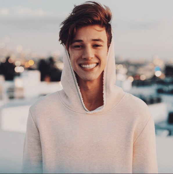 Cameron Dallas says selfies are here to stay