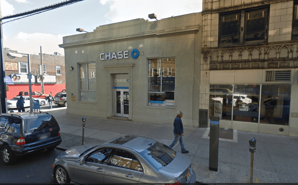 Queens bank robber steals $12,000 from 4 Chase branches: Police