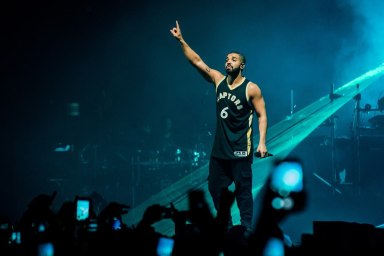 PHOTOS: Drake disses Meek Mill during OVO Fest, projects memes on big screen