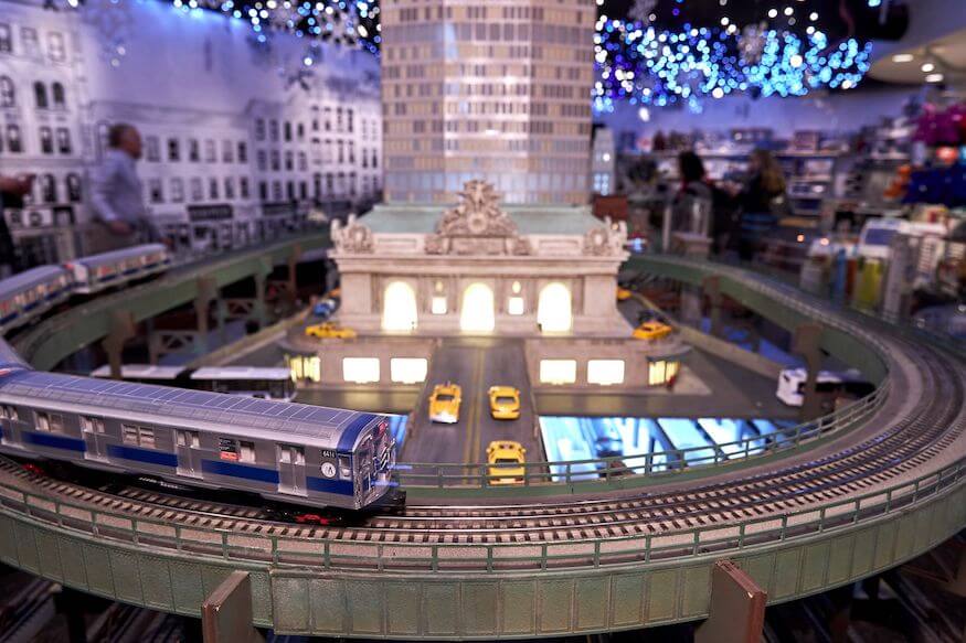 New York Transit Museum’s Grand Central Gallery & store welcomes back holiday train show