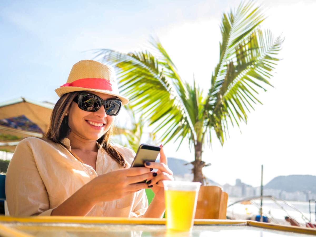 Single and Swiping: How to use dating apps while traveling