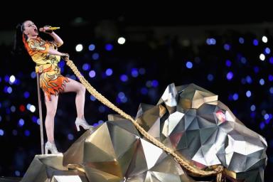 PHOTOS: Katy Perry rides mechanical lion, shooting star during Super Bowl