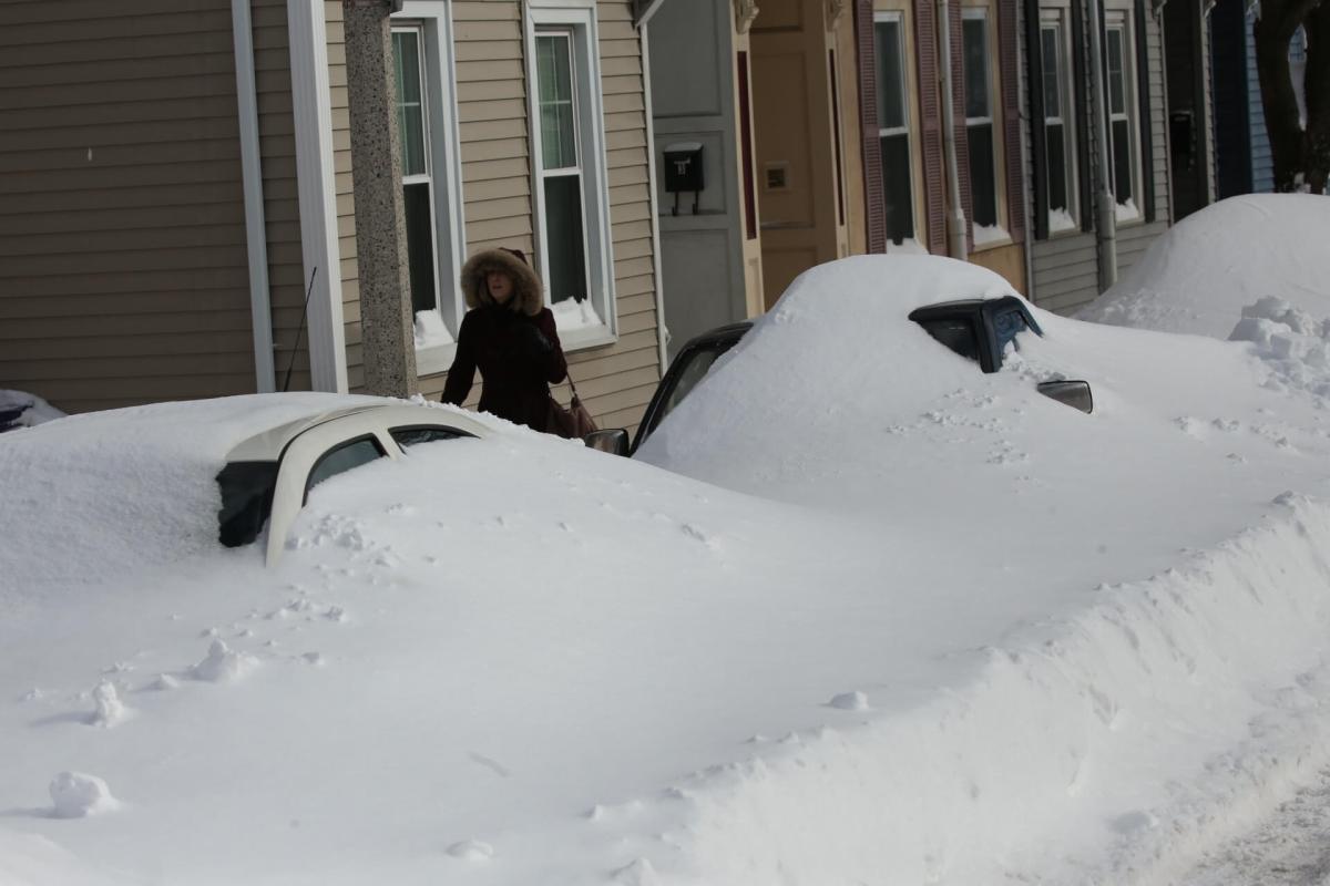 Boston digs out from blizzard