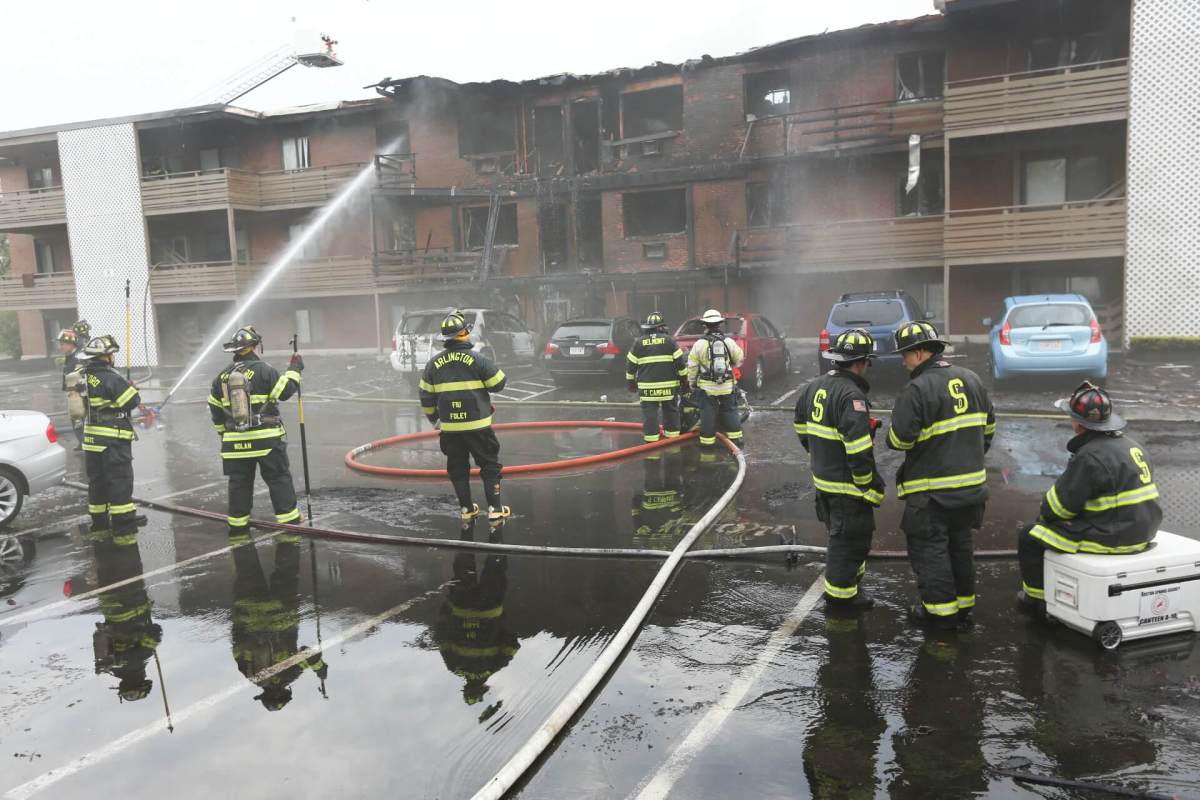 Authorities investigate cause of Arlington fire that killed one