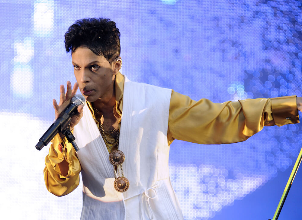 Singer Prince found dead at Minnesota home