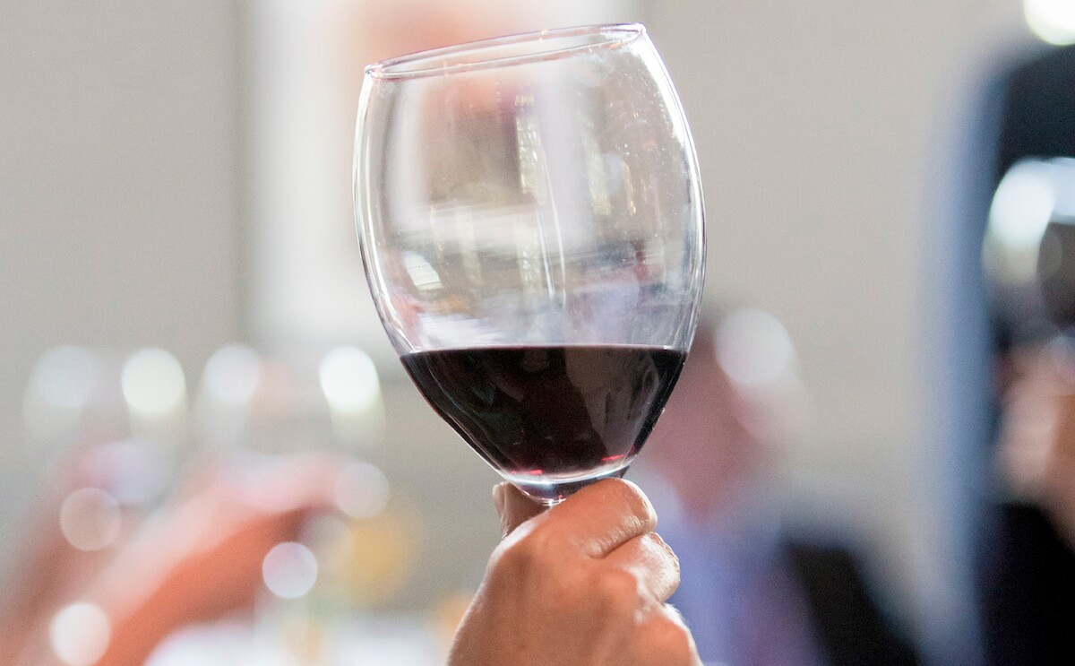 Red wine kills social stress, and other nutritious news