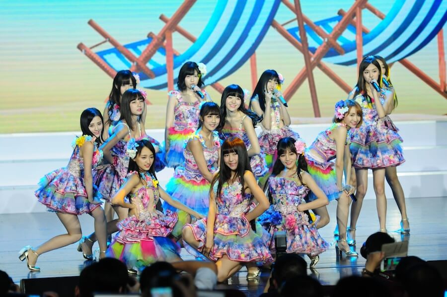 Are 100-member girl bands the new trend in China?