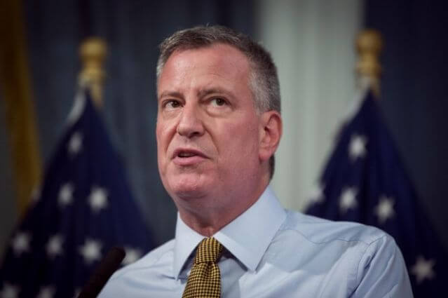 De Blasio answers NYers questions in unannounced Twitter chat