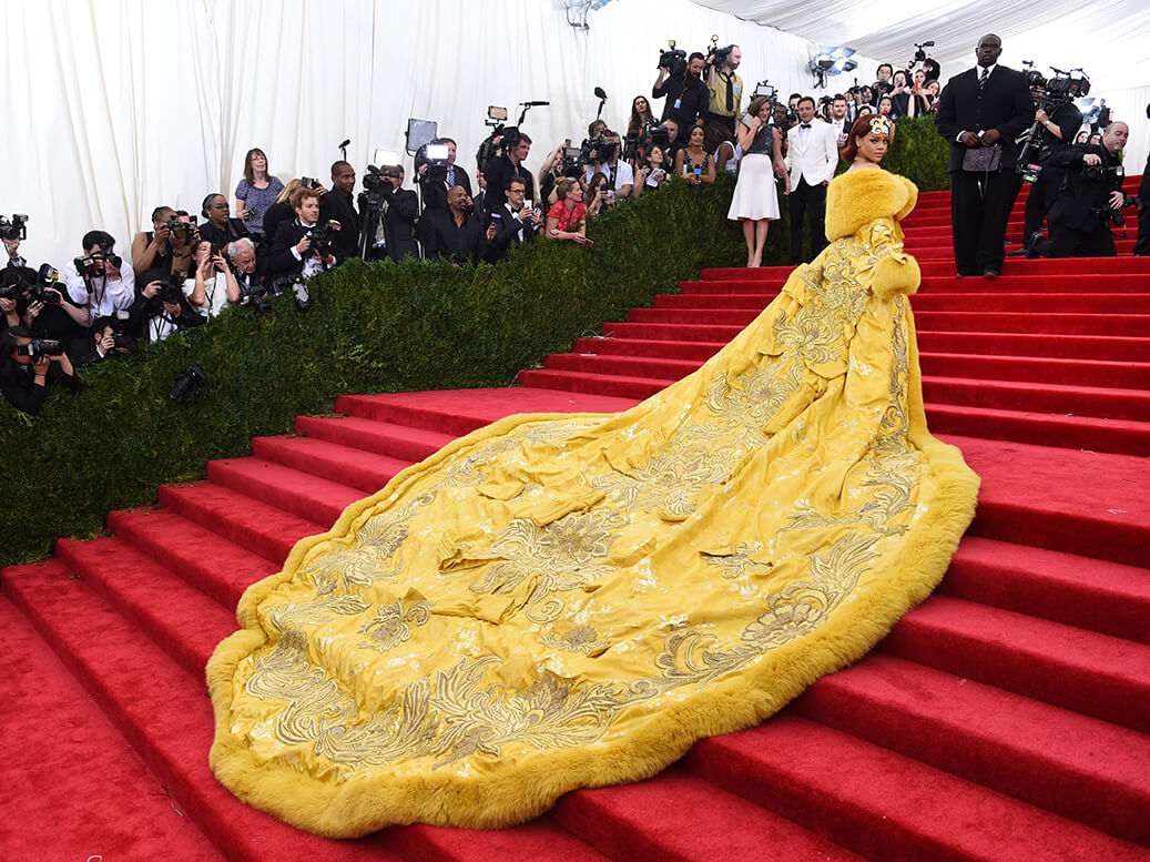 Rihanna’s yellow Met Gala gown causes Web to explode with memes