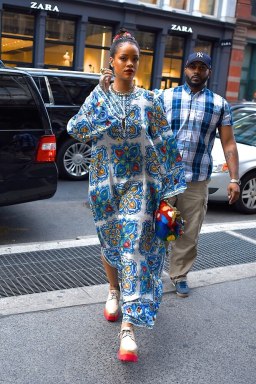 Celebrity Sightings: Rihanna shops in Soho, Olivia Munn parties in LA, Alicia