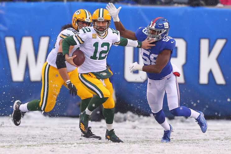 Aaron Rodgers made easy work of the Giants on Sunday afternoon. (Photo: Getty Images)