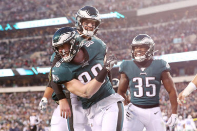 Carson Wentz and Dallas Goedert hooked up for a vital first-quarter touchdown. (Photo: Getty Images)