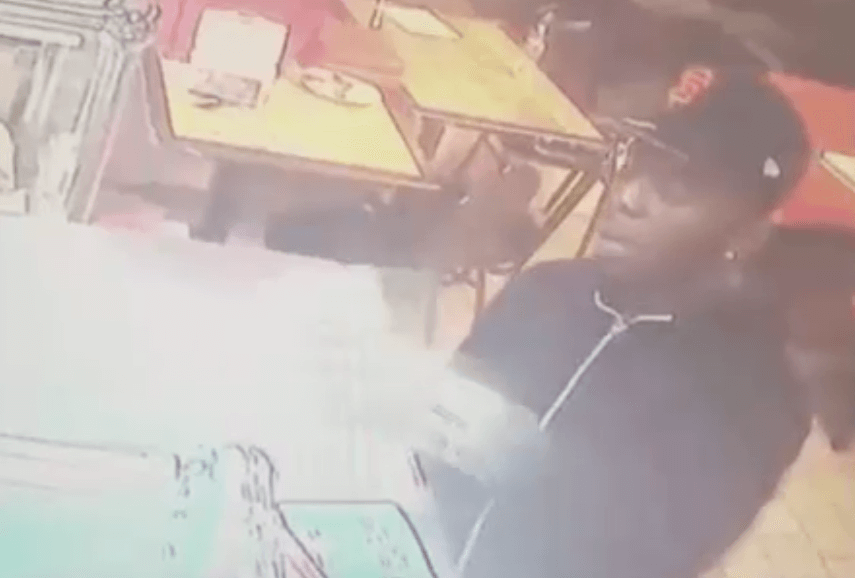 Customer pulls gun on clerk in Queens restaurant over bill: NYPD