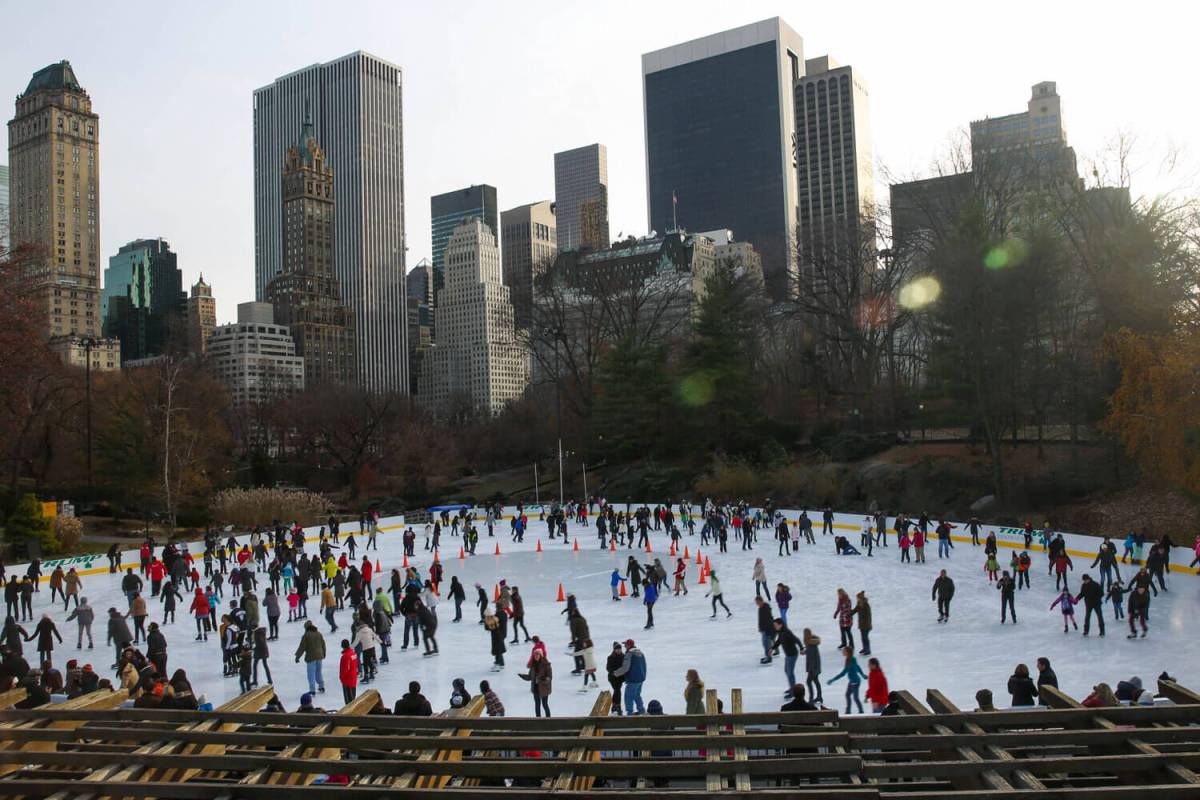 Think warm thoughts during free ice skating at Trump Rink this weekend