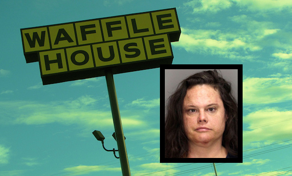 Woman gets naked, goes on food-throwing rampage in Waffle House: Reports