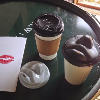 ‘Kiss Lid’ lets you give your coffee a morning kiss