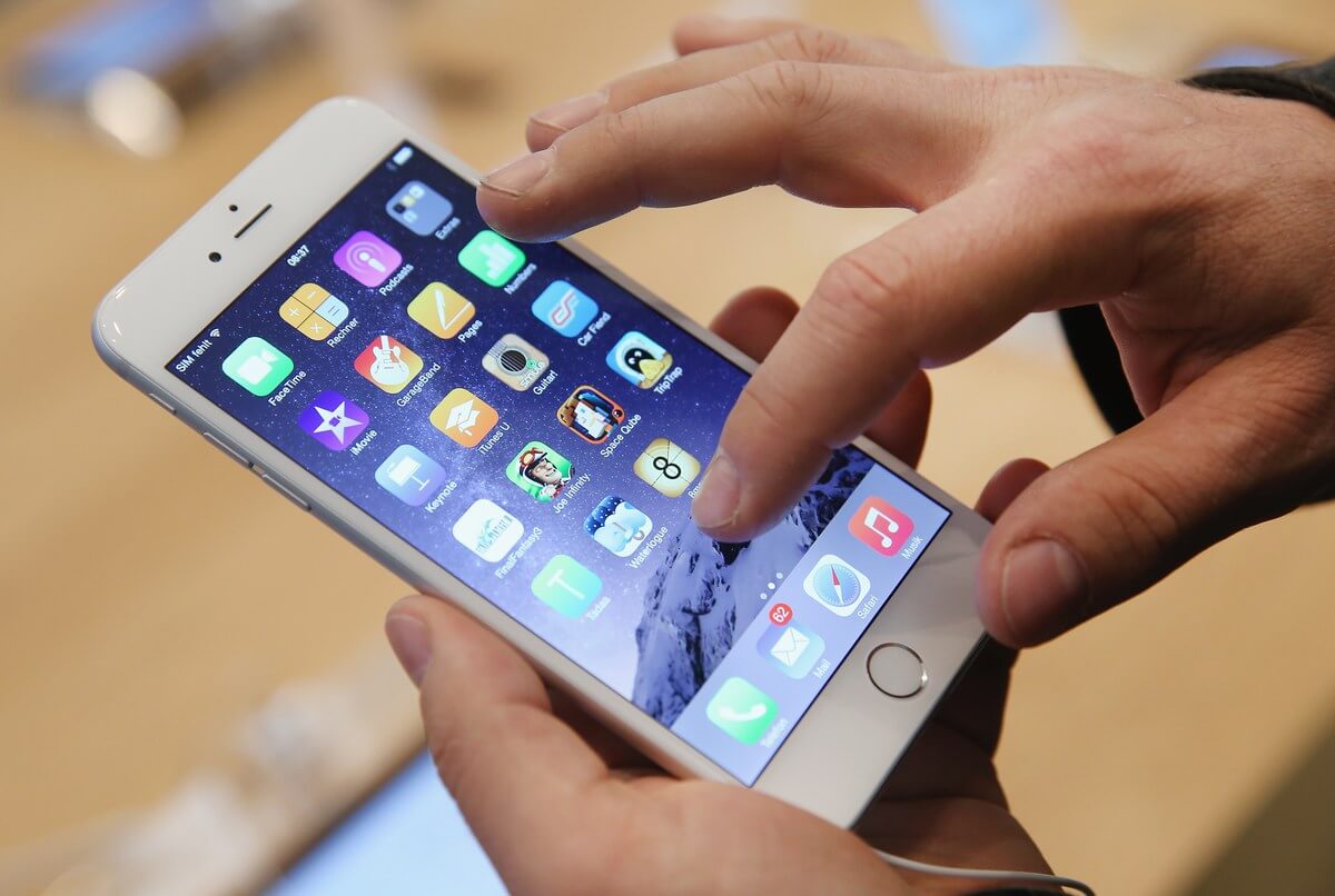 Severe Apple virus infects thousands of iPhones worldwide, steals account