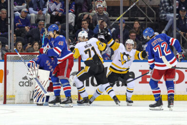 2022-05-04T040432Z_1966944763_MT1USATODAY18198501_RTRMADP_3_NHL-STANLEY-CUP-PLAYOFFS-PITTSBURGH-PENGUINS-AT-NEW-YORK-RANGERS-1200×800-1