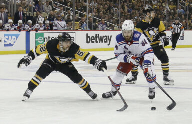 2022-05-14T025026Z_592773772_MT1USATODAY18264408_RTRMADP_3_NHL-STANLEY-CUP-PLAYOFFS-NEW-YORK-RANGERS-AT-PITTSBURGH-PENGUINS-1200×775-1