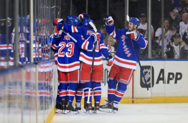 2022-05-22T204312Z_946718662_MT1USATODAY18329394_RTRMADP_3_NHL-STANLEY-CUP-PLAYOFFS-CAROLINA-HURRICANES-AT-NEW-YORK-RANGERS-1200×789-1