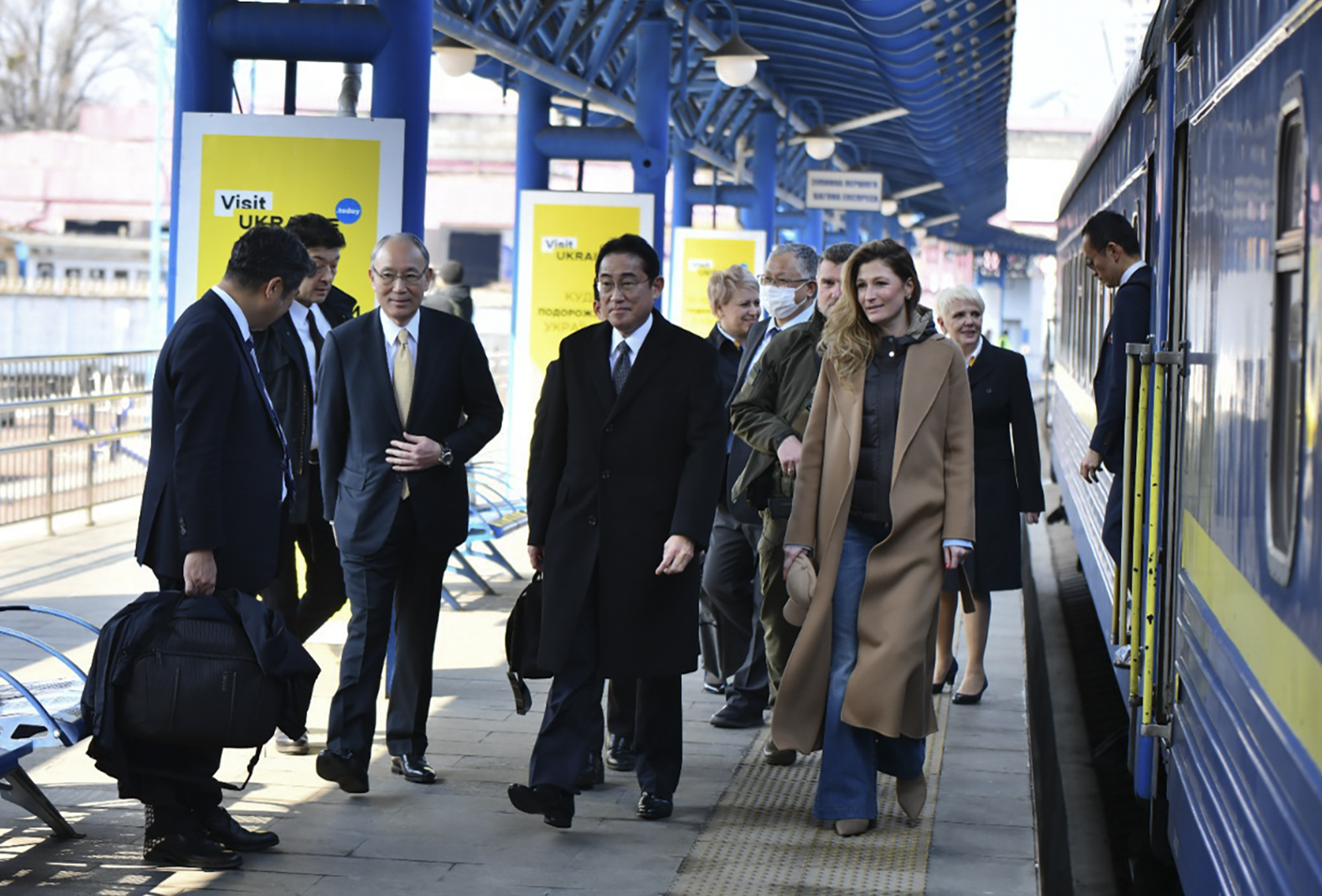 Japan, China push opposing visions in top-level visits – Metro US
