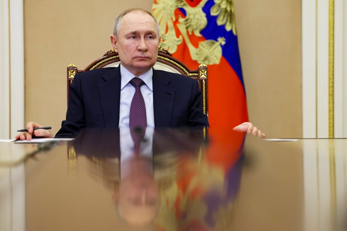 Russia Ukraine Putin Court Quandary