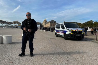 France Versailles-Evacuated