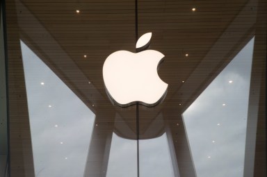 Apple Store Employees Authorize Strike