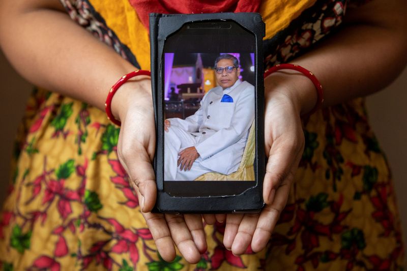 The Wider Image: Indians share the stories of loved ones