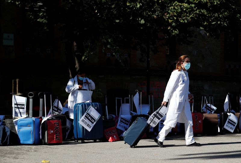 Catalan primary health doctors protest on the second day of