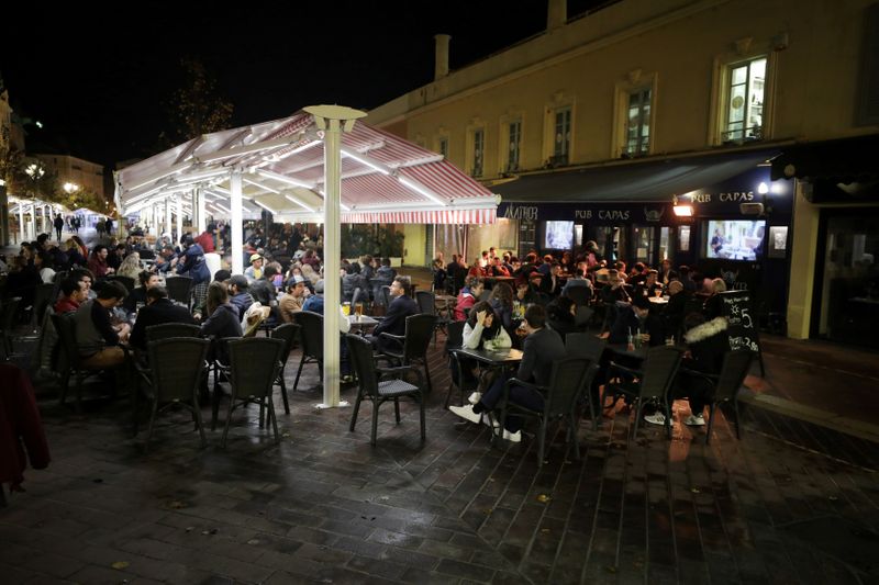 FILE PHOTO: Restaurants before the nightly curfew in Nice