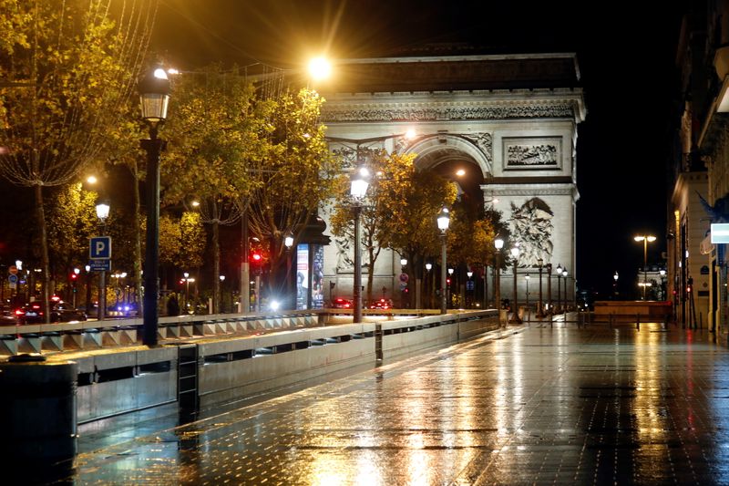 Nightly curfew in Paris