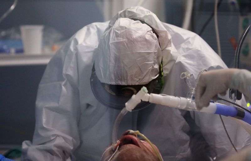 FILE PHOTO: A Hospital staff treat patients suffering from coronavirus