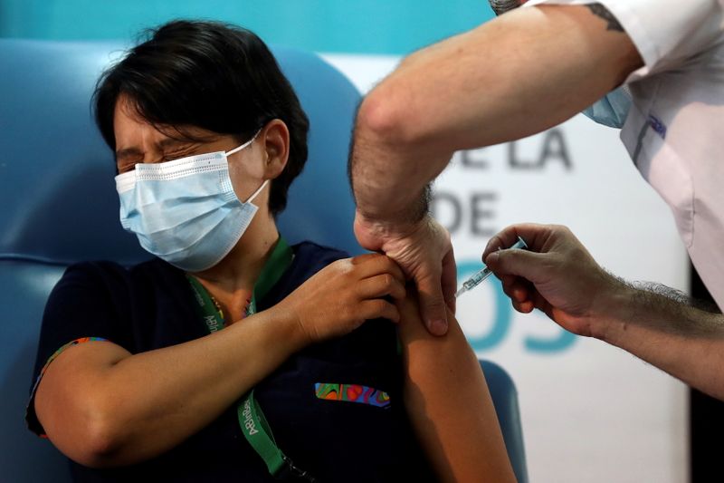 COVID-19 vaccinations begin at Dr. Pedro Fiorito hospital in Avellaneda