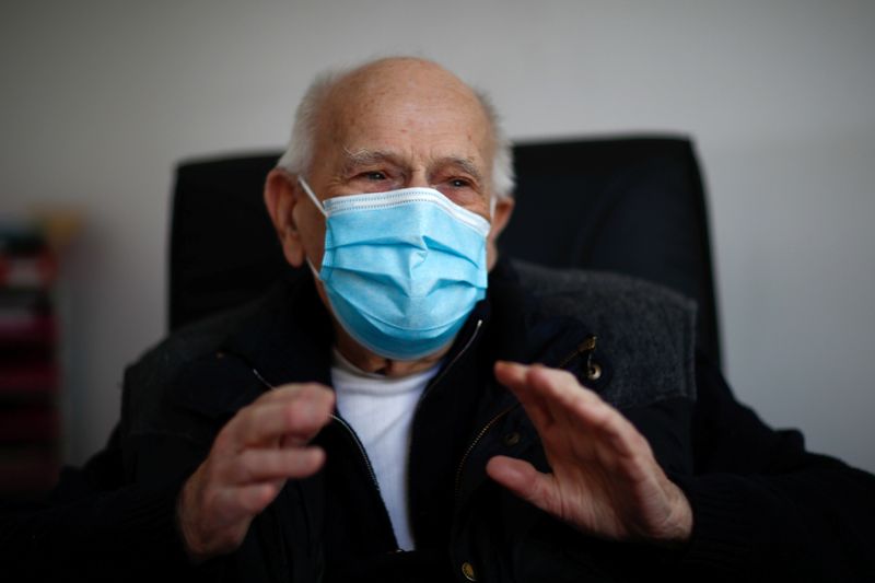 French doctor Christian Chenay, 98 year-old, keeps working through coronavirus