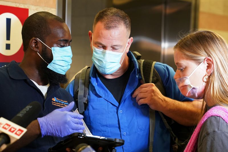 Quarantine 'checkpoint' opens at New York City's Penn