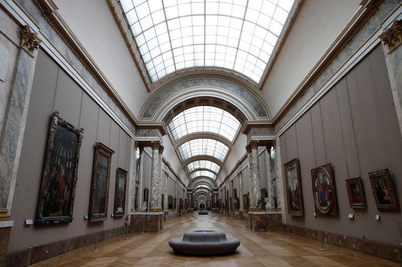 Locked-down Louvre holds auction to raise funds