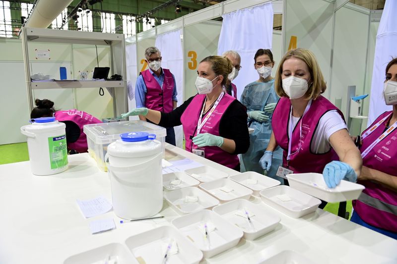 Berlin opens its 6th COVID-19 vaccination centre in former Tempelhof