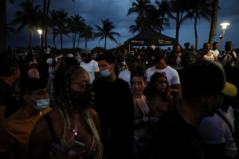 Miami Beach imposes 8 p.m. curfew to control spring break