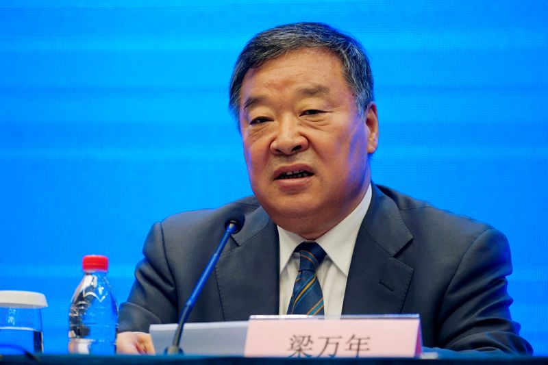 Liang Wannian attends a news conference in Wuhan