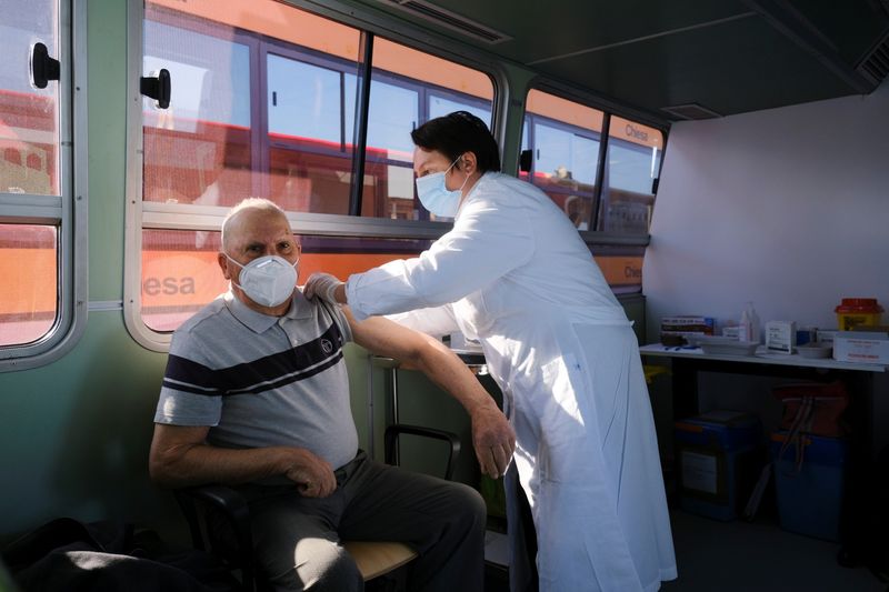 COVID-19 vaccination on board traditional ‘vaporetto’ ferries in Venice
