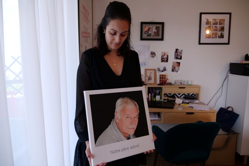 A father who died alone: one among nearly France’s 100,000